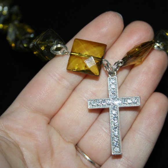 Beautiful sparkling silver & green cross necklace